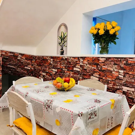 Casa Vittoria 公寓 新福卡